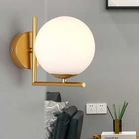 Đèn gắn tường chóa thủy tinh hình địa cầu, thân mạ vàng, hình GÓC VUÔNG D150